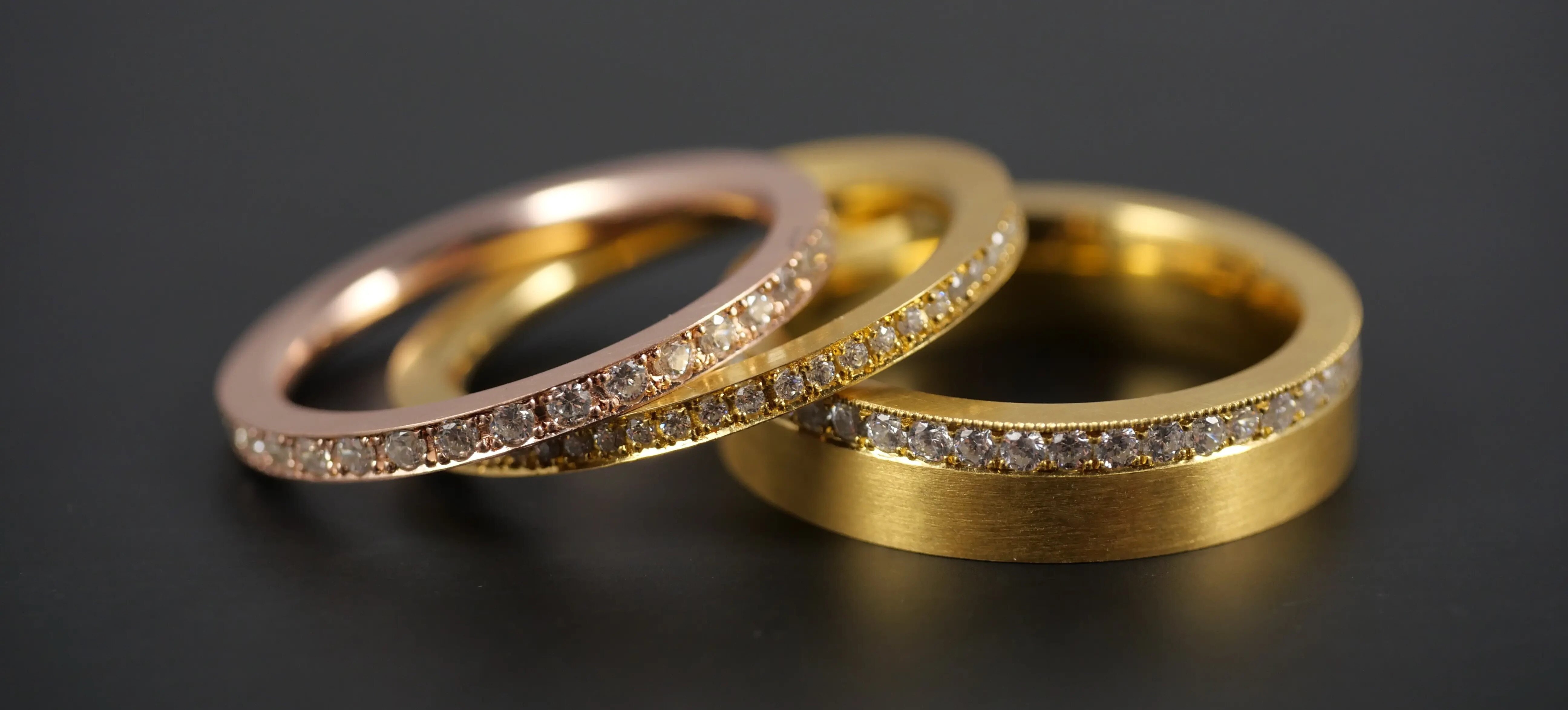 Nahaufnahme Fadenfassungen - Edelsteinfasser: Maren Baum